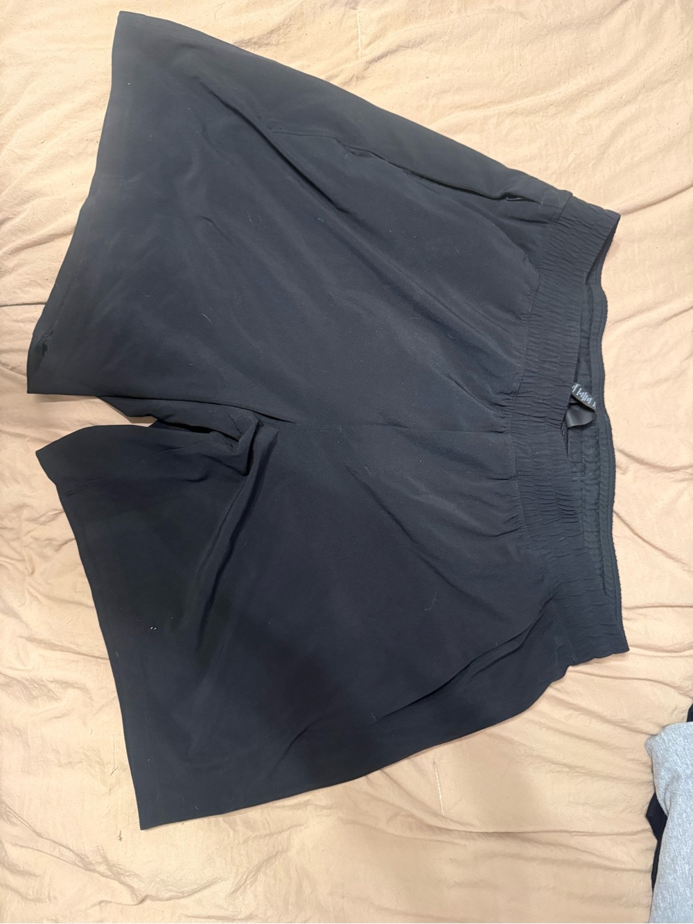 lululemon athletica Men's Black Athletic Elastic-Waist Shorts